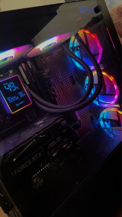 Setup complet 2 monitoare si pc(ryzen 5 9600X + RTX 5060)