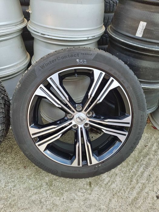 Doua anvelope Continental Winter Contact 235 50 R19 ci353