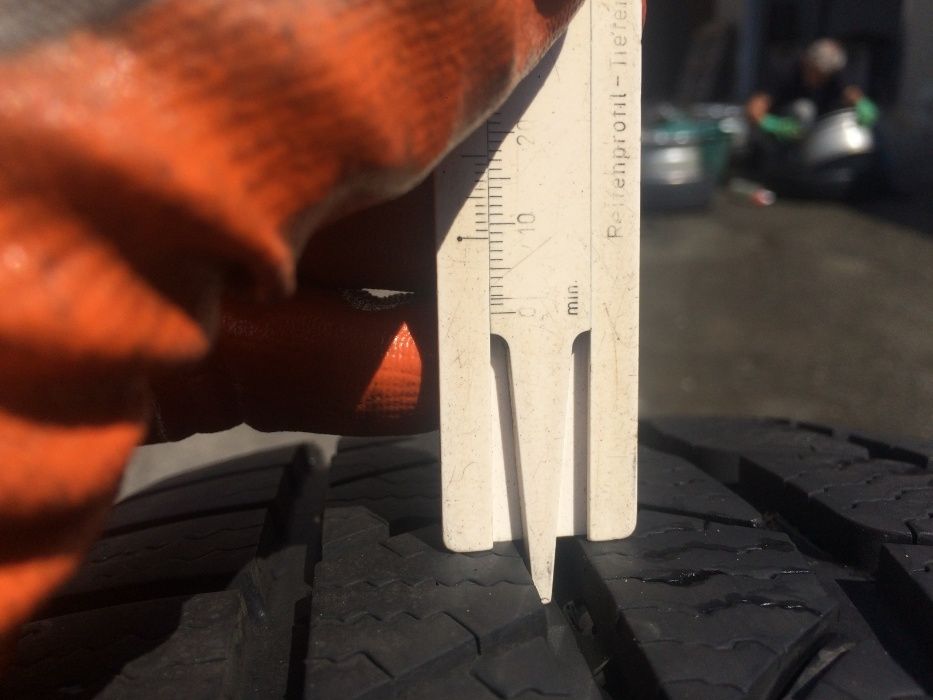 215/60/17 Континентал ДОТ 2016 г - 8,4 мм