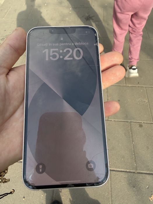 Iphone 13 simplu