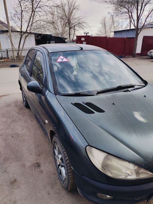 Peugeot автомобиль