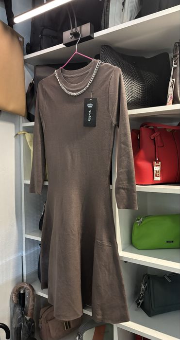 Продам новое платье