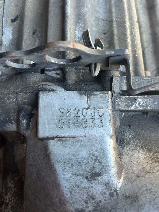 Скоростна Кутия KIA CARENS 2.0 CRDI 09г.-Ръчна 6ск.