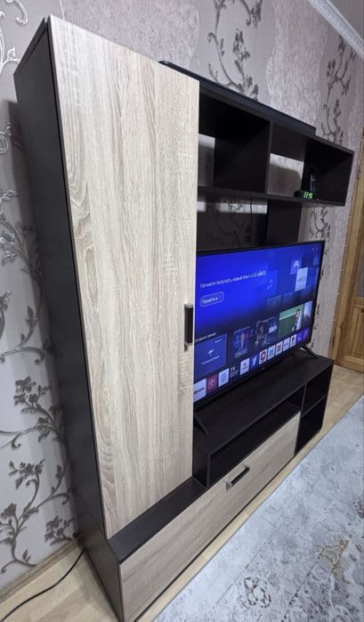 Продам стенку под телевизор