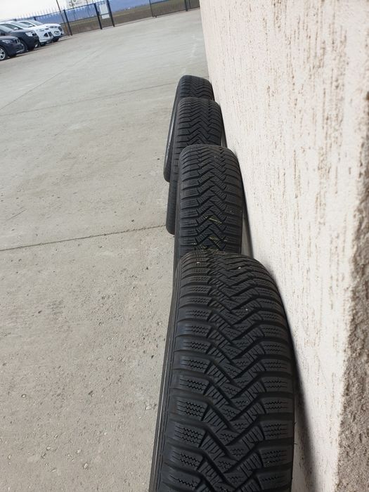 Cauciucuri de iarnă 185/60/R15 M +S cu Jante de oțel