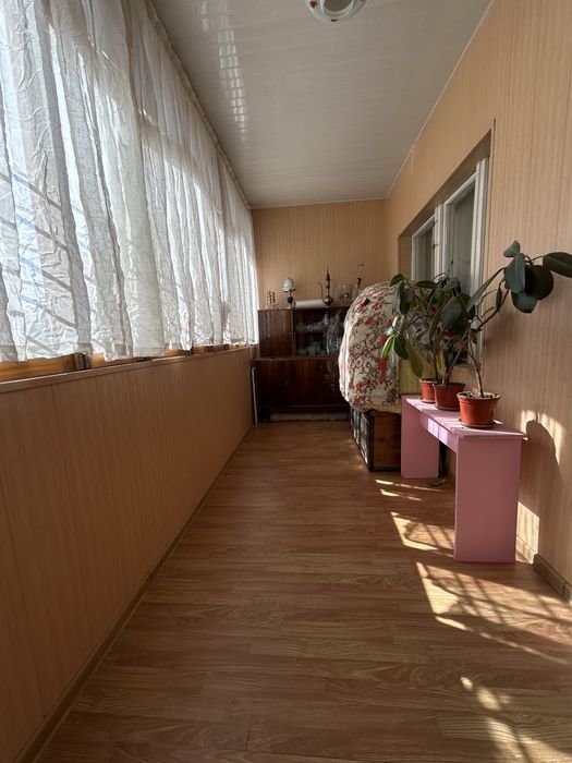 СРОЧНО продоется 4 комнатная квартира в массив Чорсу + гараж