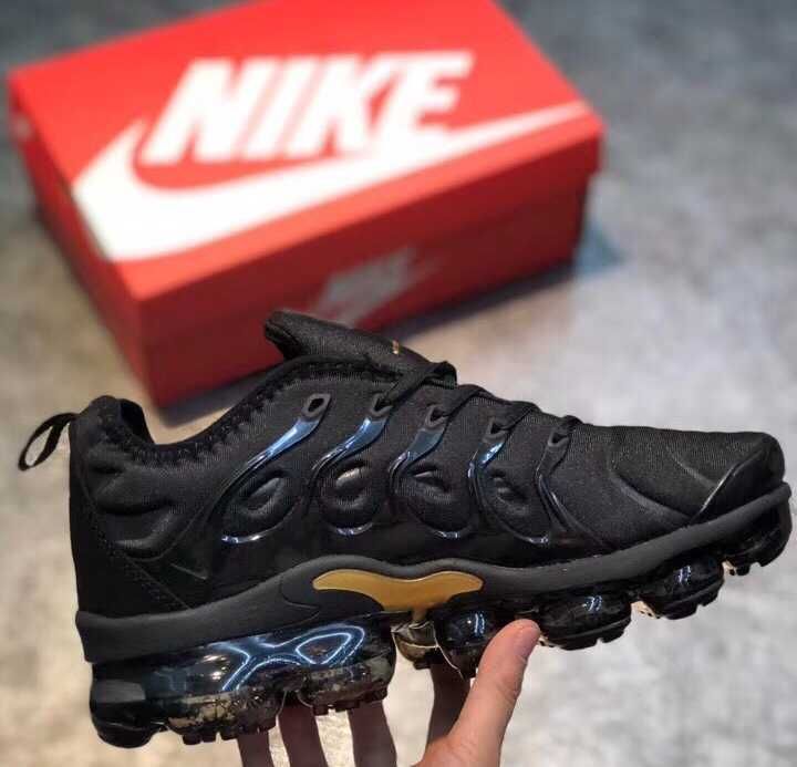 Оригинални маратонки Nike Air Vapormax TN Gold налични 43 номер
