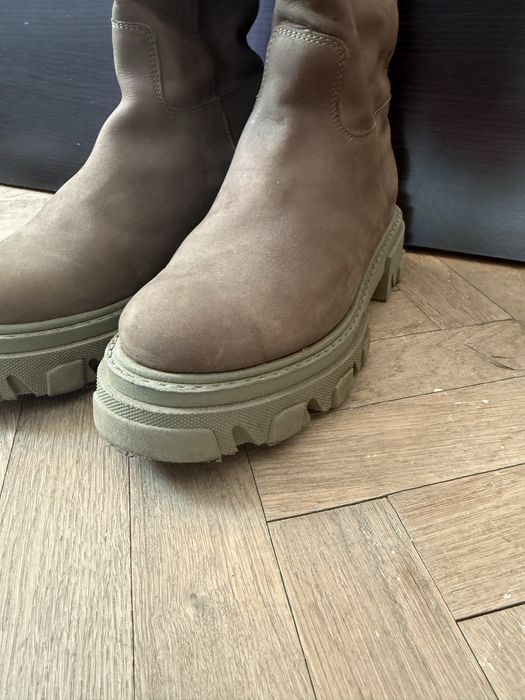 Cizme din piele intoarsa naturala