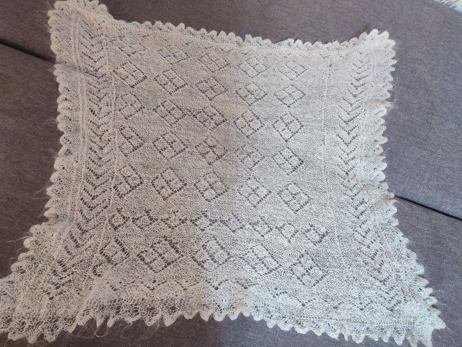 Оренбургский пуховый платок