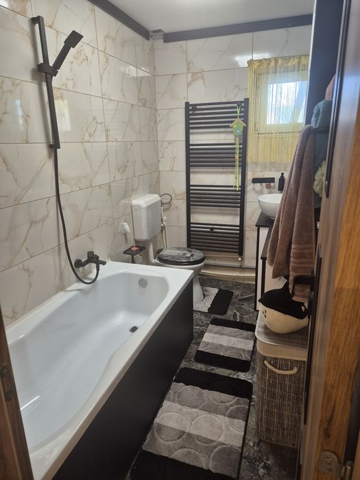 Vând vilă 300 mp, teren 800, Măgura Bacău