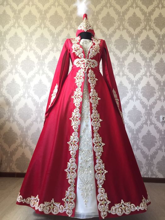 Платье на узату