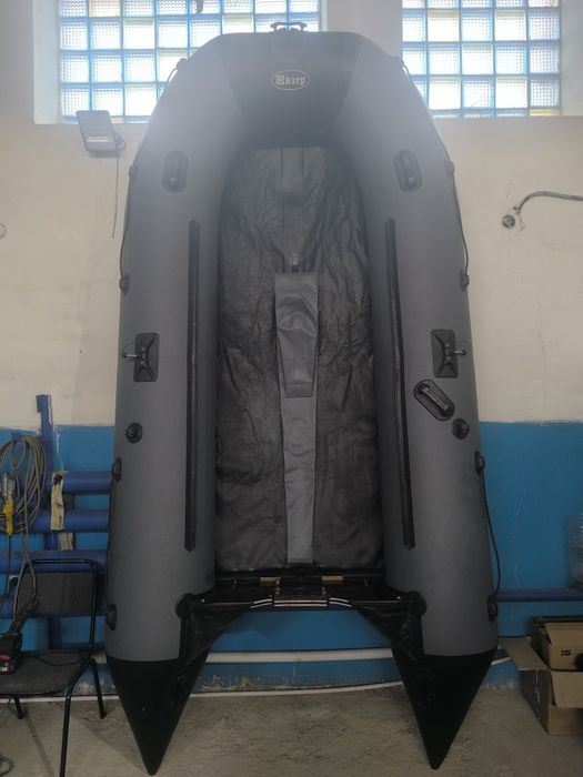 Лодка в хорошем состоянии.