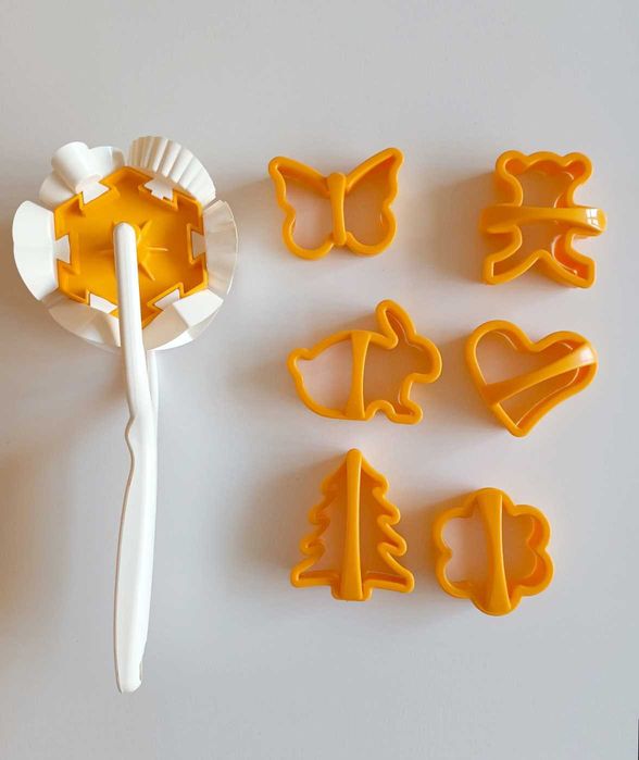 Формички/ Резци от пластмаса за изработка на сладки