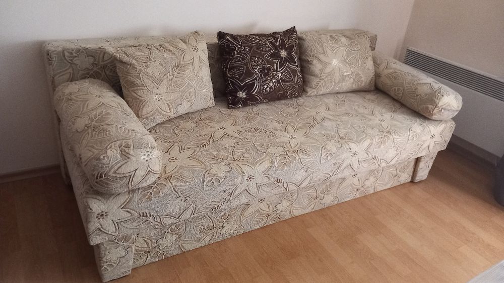 Диван с функция сън