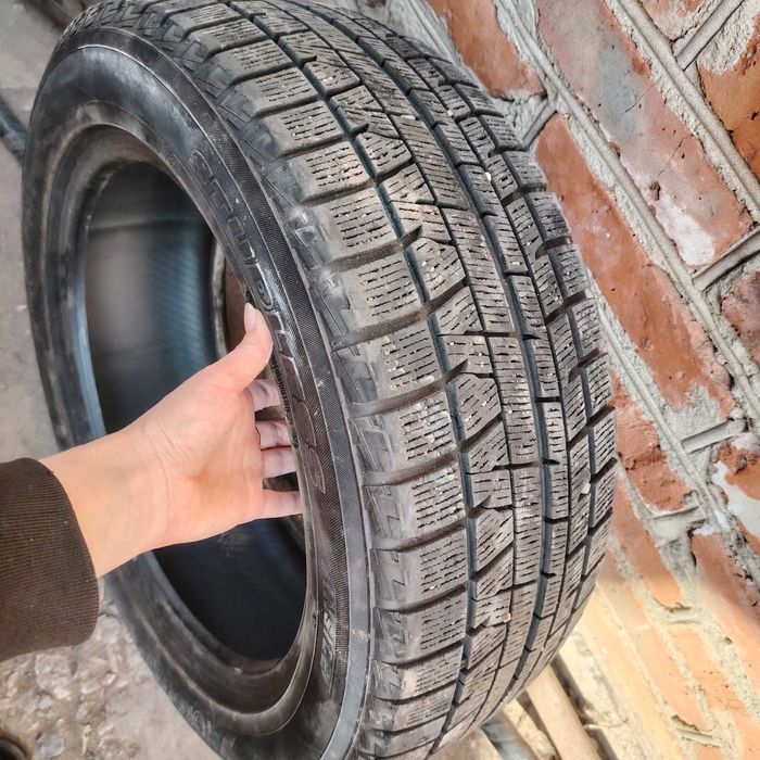 Продам шины 215/55/R17 4шт