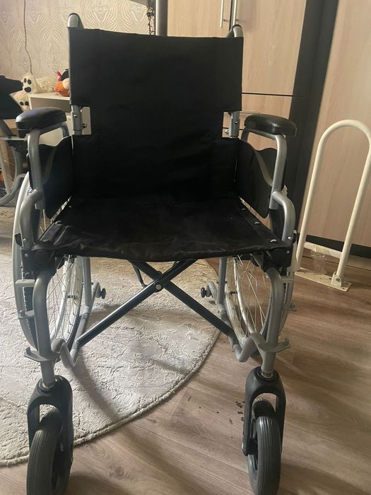 Коляска инвалидная