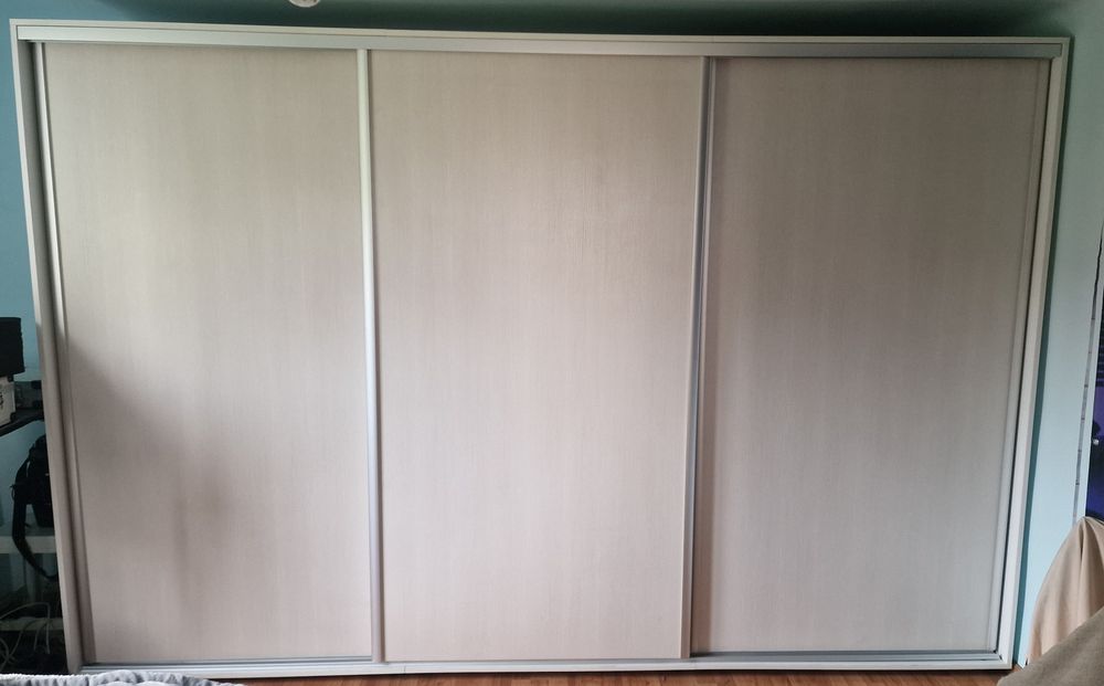 Vând dressing și pat