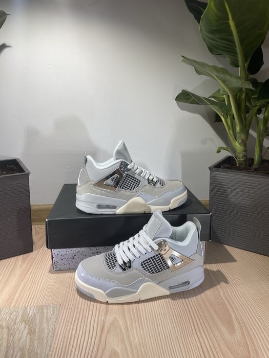 Air Jordan 4 “Frozen Moments”