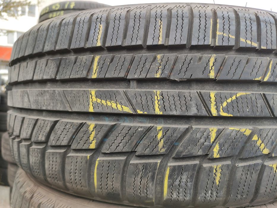 2бр Зимни гуми 215 40 18 - Toyo