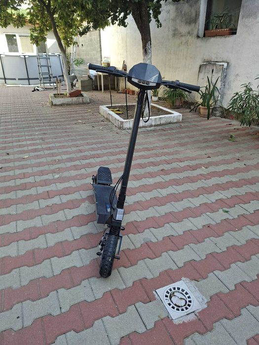 Vând trotinetă miria d2