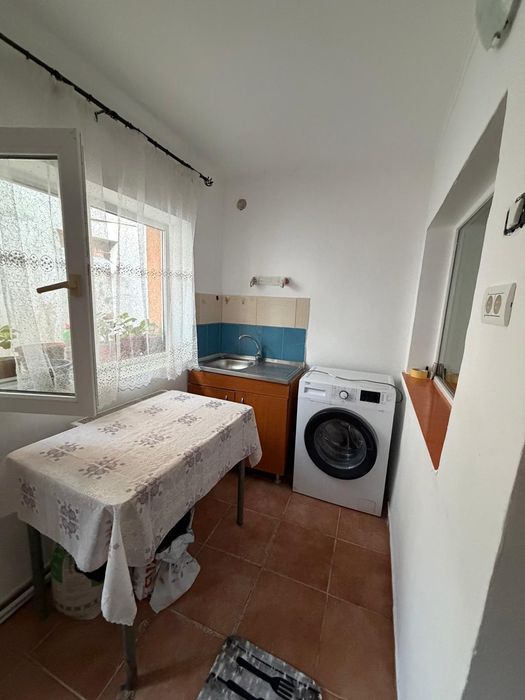 Camera de închiriat