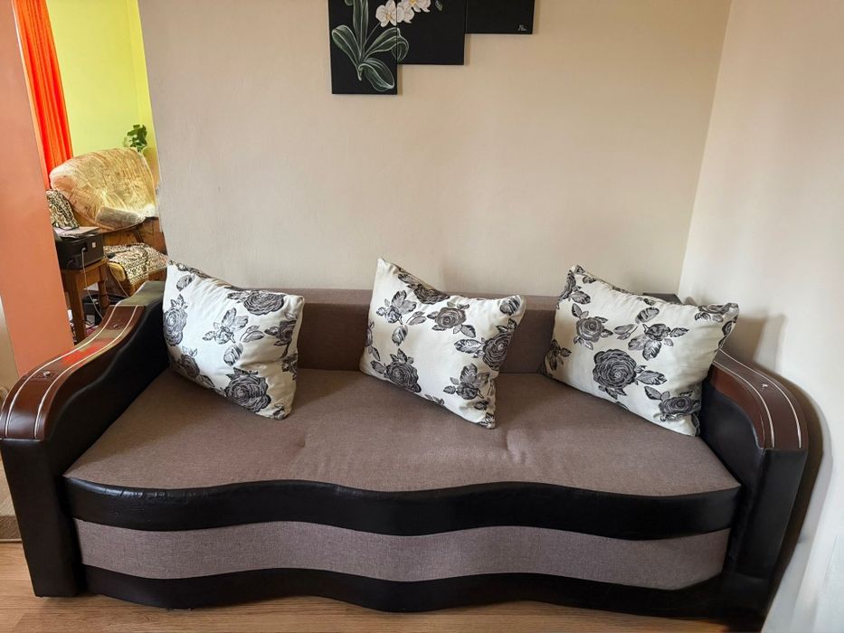 Vând mobilă sufragerie,+ 2 canapele  în stare  bună. Inf 0745996853
