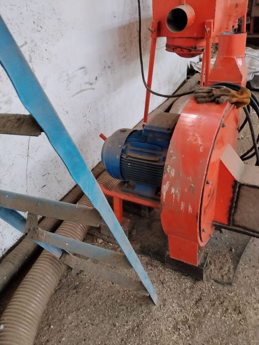 продается 2 зернодробилки