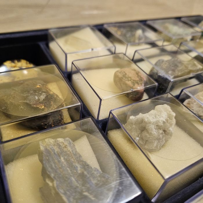 Колекция естествени камъни, Съкровищата на земята