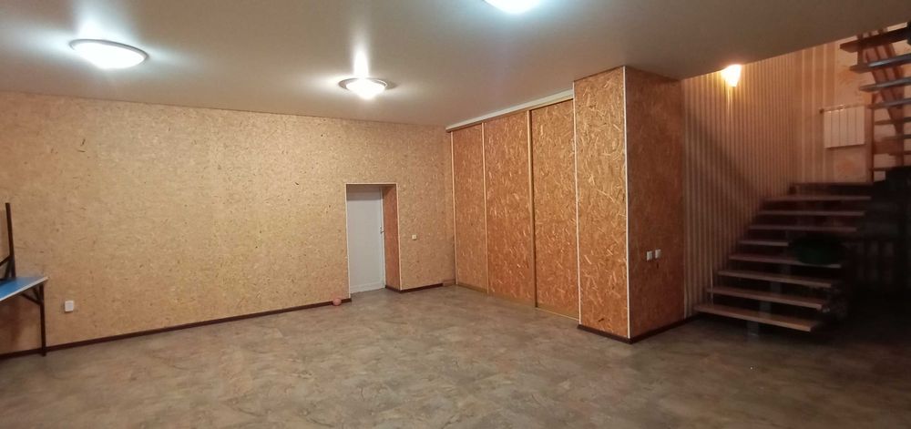 Продам трехэтажный коттедж