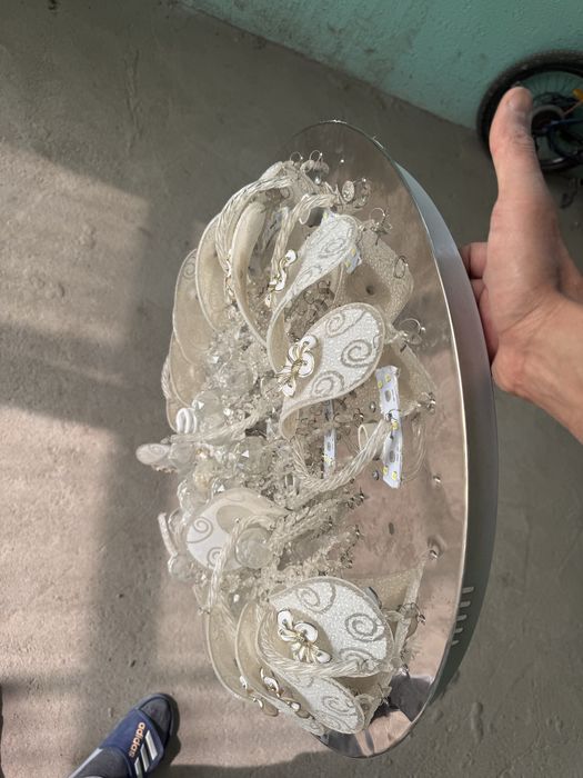 Продам люстры не дорого