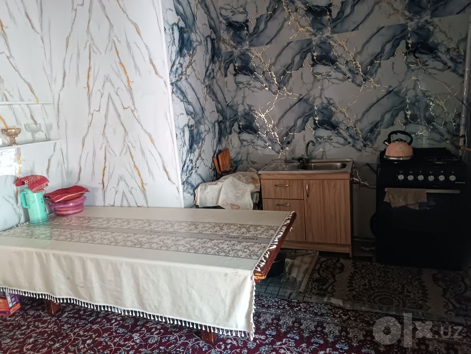 Ховли уй зудлик билан сотилади
