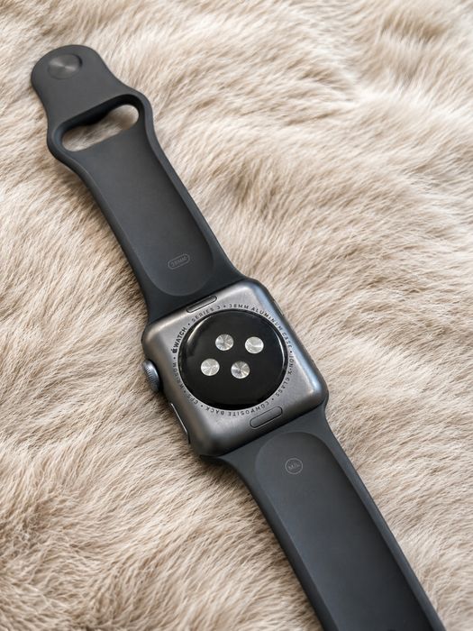 Apple Watch Series 3 GPS 38mm Midnight + оригинално зарядно