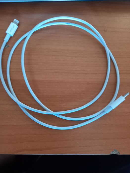 Продаю зарядное устройство A-Case