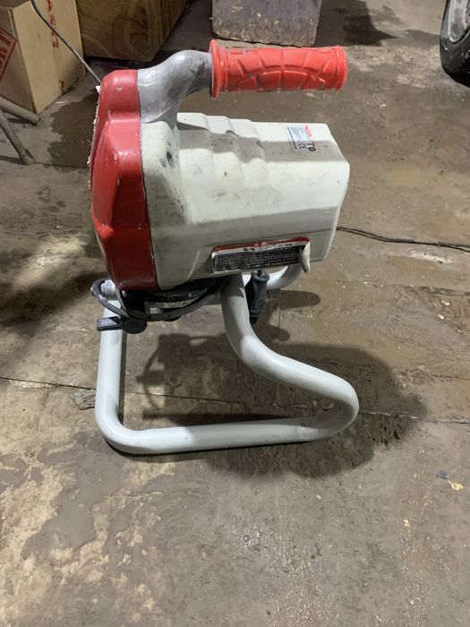 Безвоздушный краскопульт