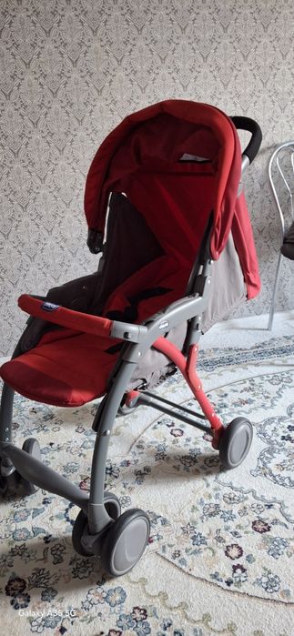 Продам детскую коляску Chicco