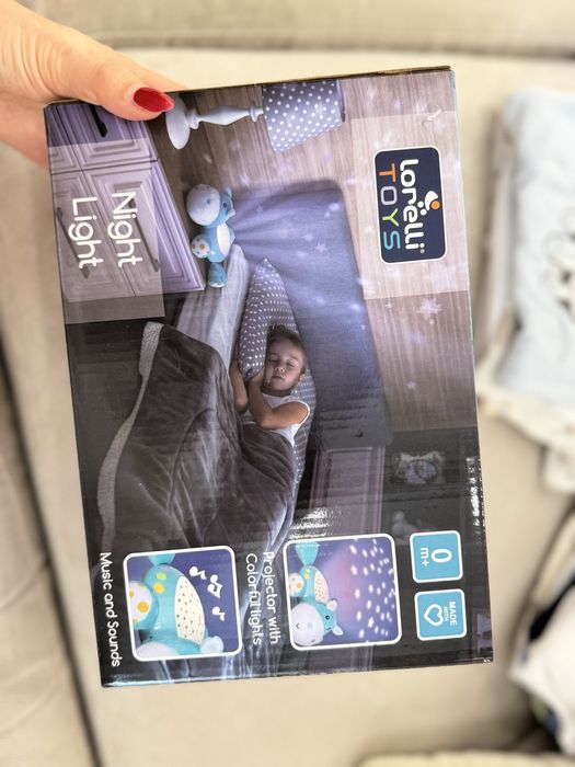 Бебешка лампа с бял шум и игрчки