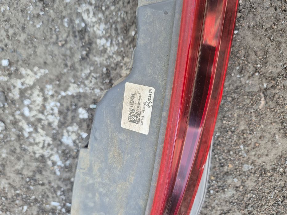 Задний фонарь багажника