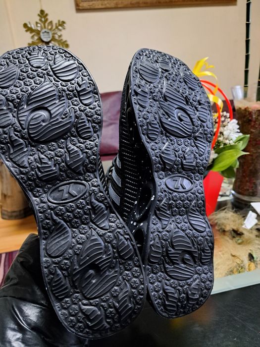 Продавам мъжки маратонки с ярко жълто желен цвят закупени от Германия.