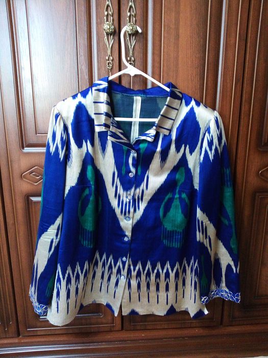 Национальная одежда и халаты по 100 тыс(обувь отдам БЕСПЛАТНО)