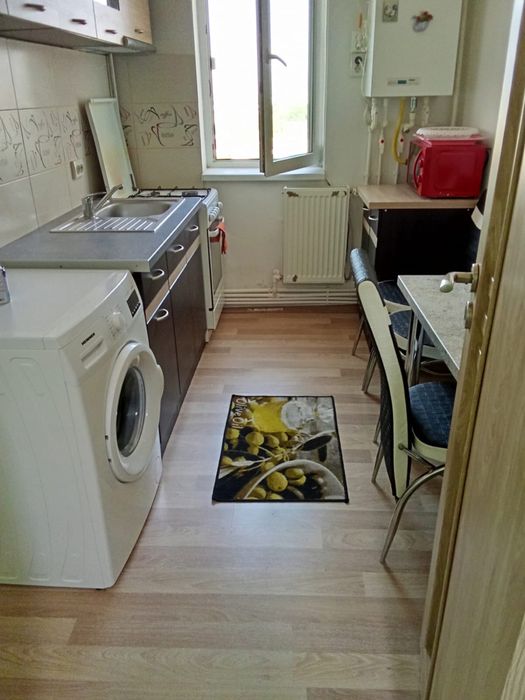 Apartament cu 2 camere de inchiriat decomandat piata Alexandria