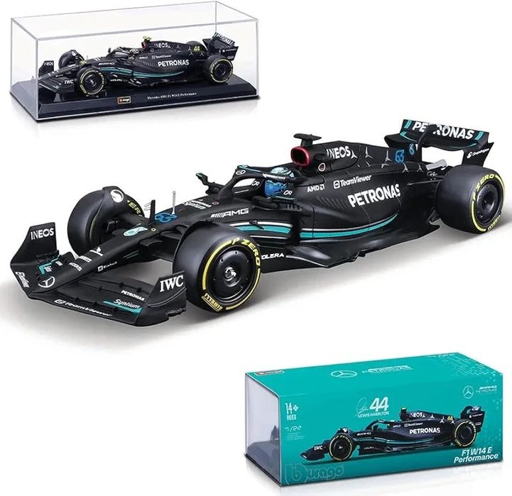 Bburago - модел на кола 1:24 - Mercedes W14 с пилот - Hamilton