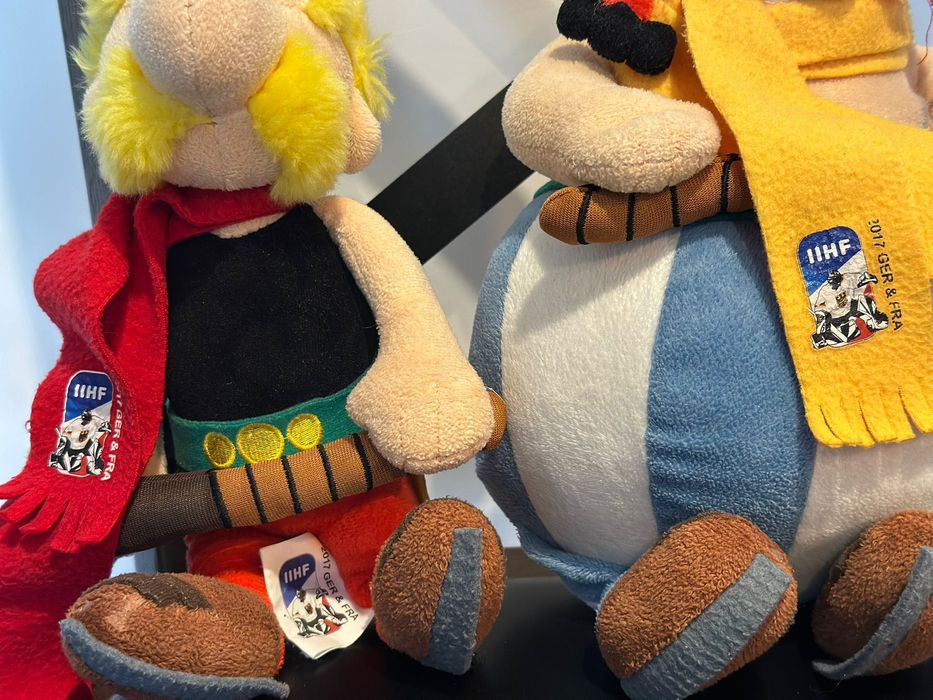 Asterix si Obelix mascote hockey Campionat 2017 jucarii plus originale