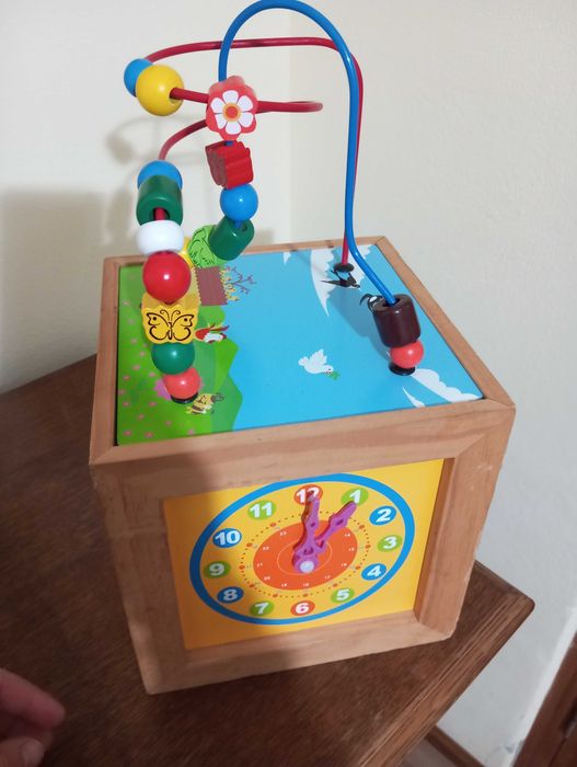 Cub mare de lemn multifunctional centru de activități. 20 cm latură