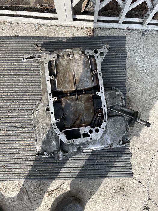 Поддон на ауди 100 с4 2,6 28