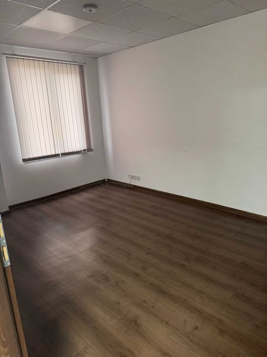 Дава се под наем Офис в Ямбол, Възраждане - 200 кв.м за 255 € - Снимка #1