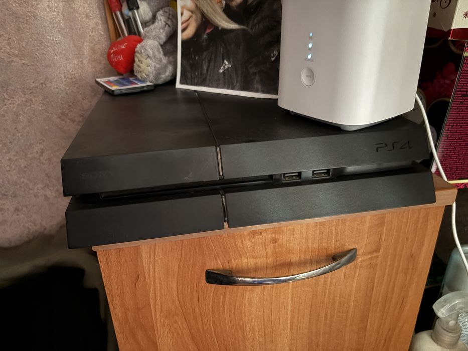 Продам Sony Ps4