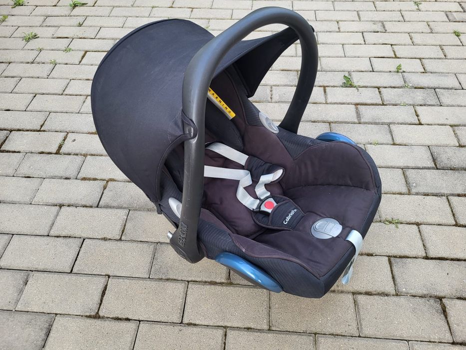 Scaun auto (scoică) pentru copii Maxi-Cosi CabrioFix, conceput pentru grupa de vârstă 0-13 kg.