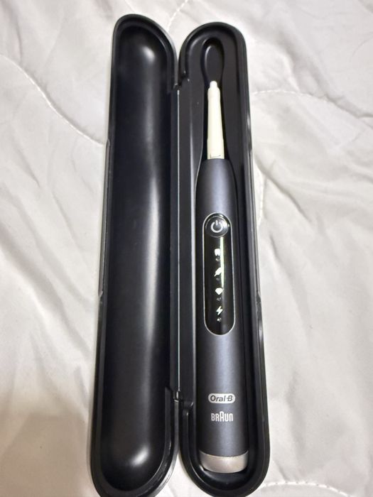 Електрическа четка за зъби Braun Oral-B