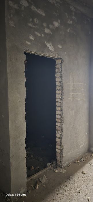 Kvartira sotiladi 81m3 kadastr hamma hujjati bor.