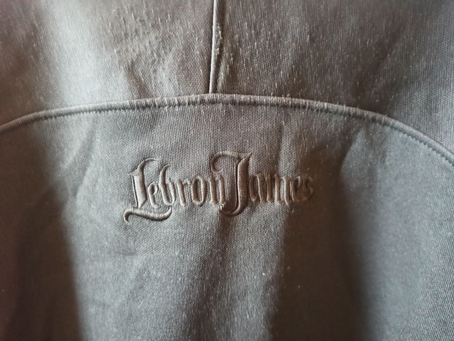 Суичър "Nike - LeBron James"